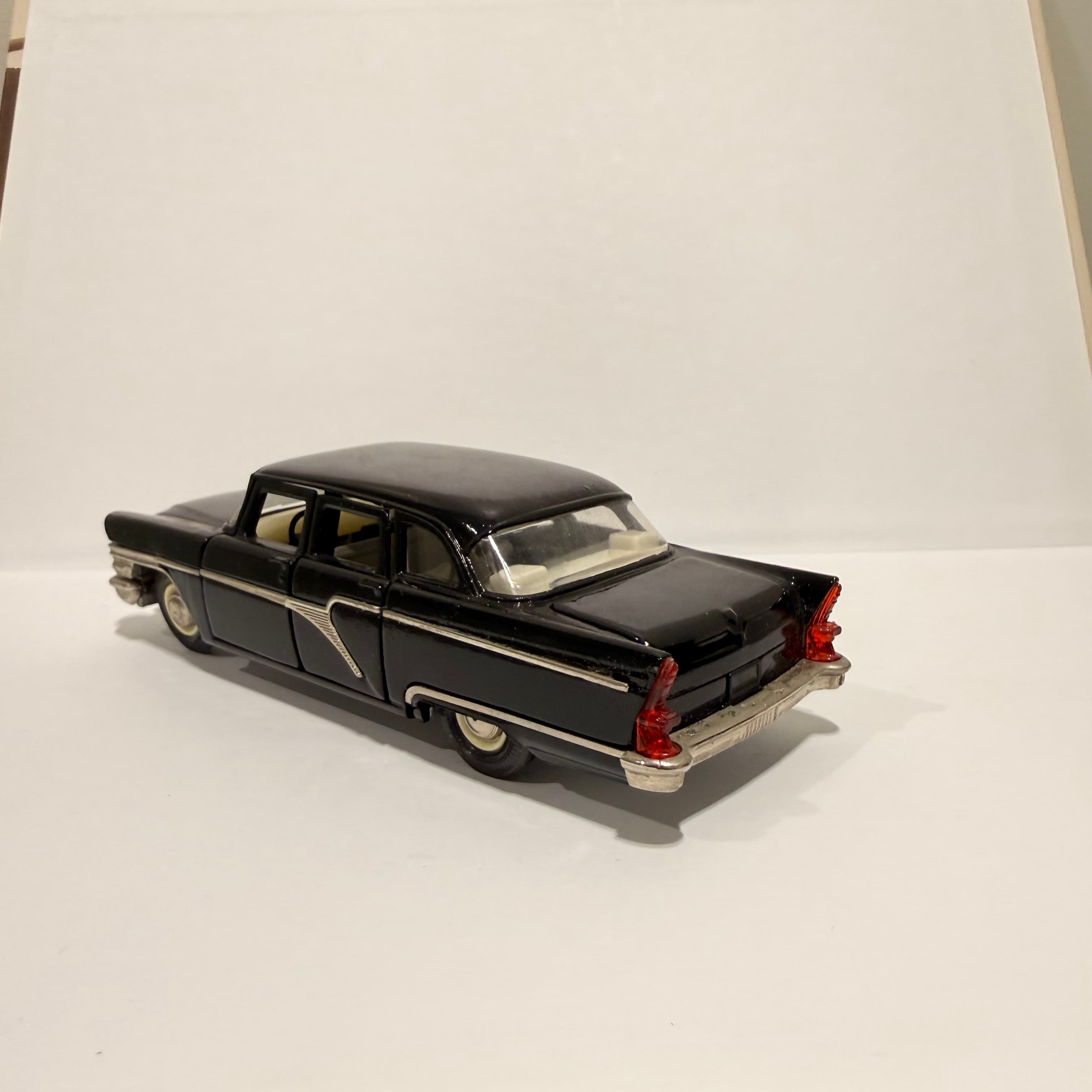 Газ 13 Чайка превью 4