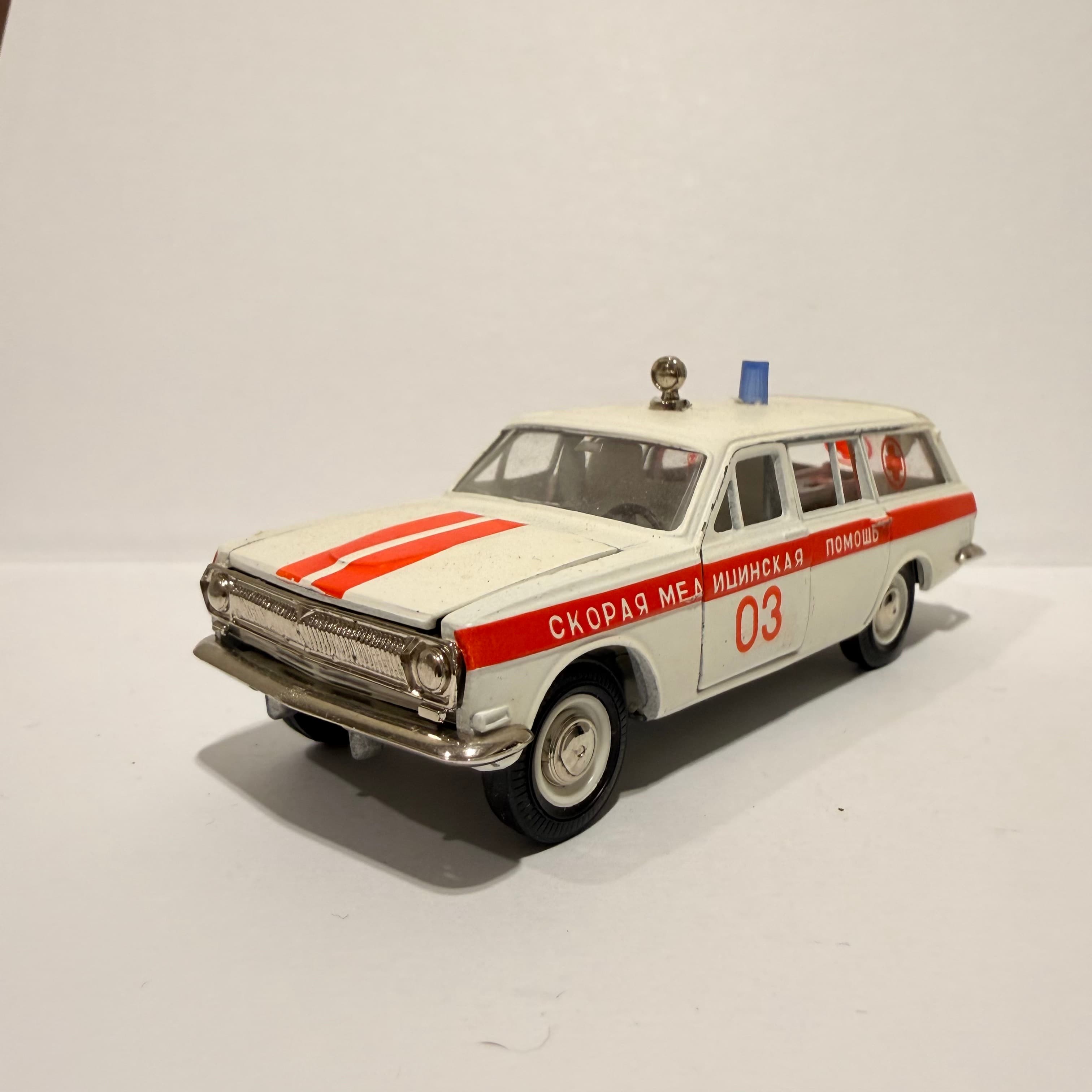 Газ 24 Скорая помощь превью 3