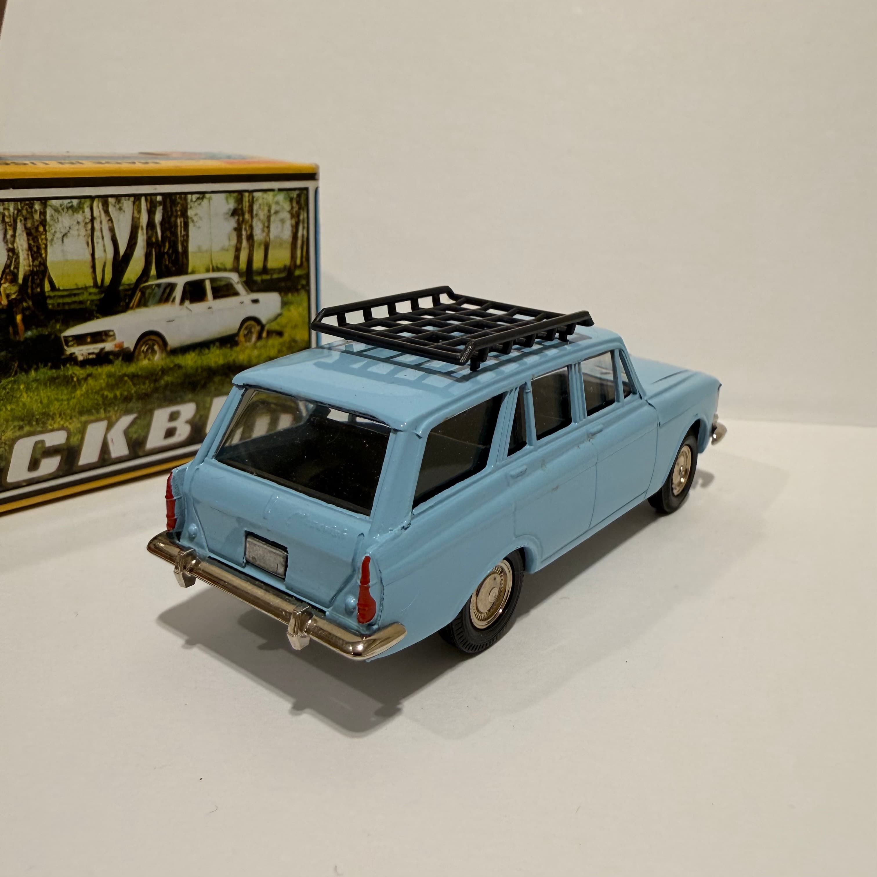 Москвич 426 с багажником превью 4