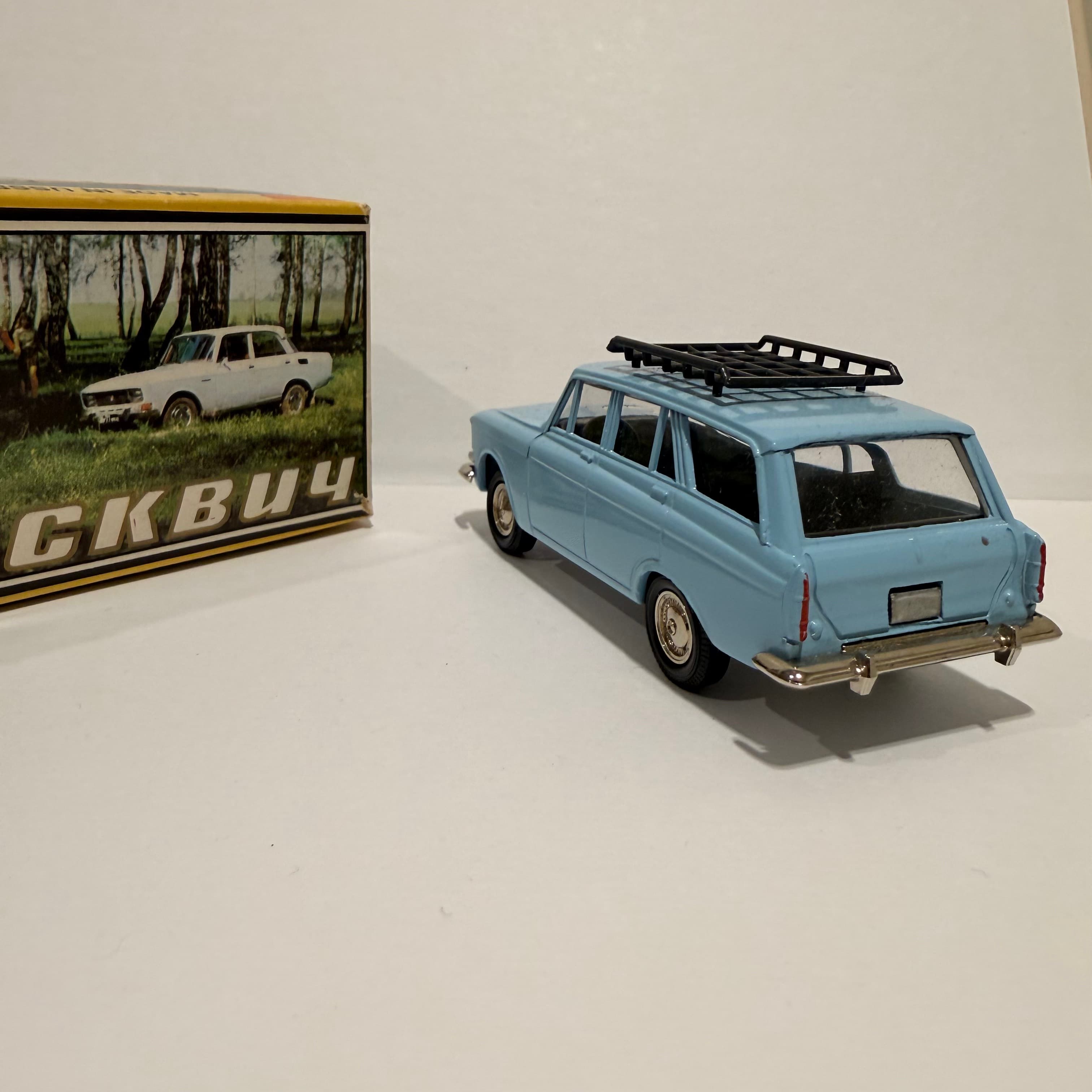 Москвич 427 с багажником превью 3