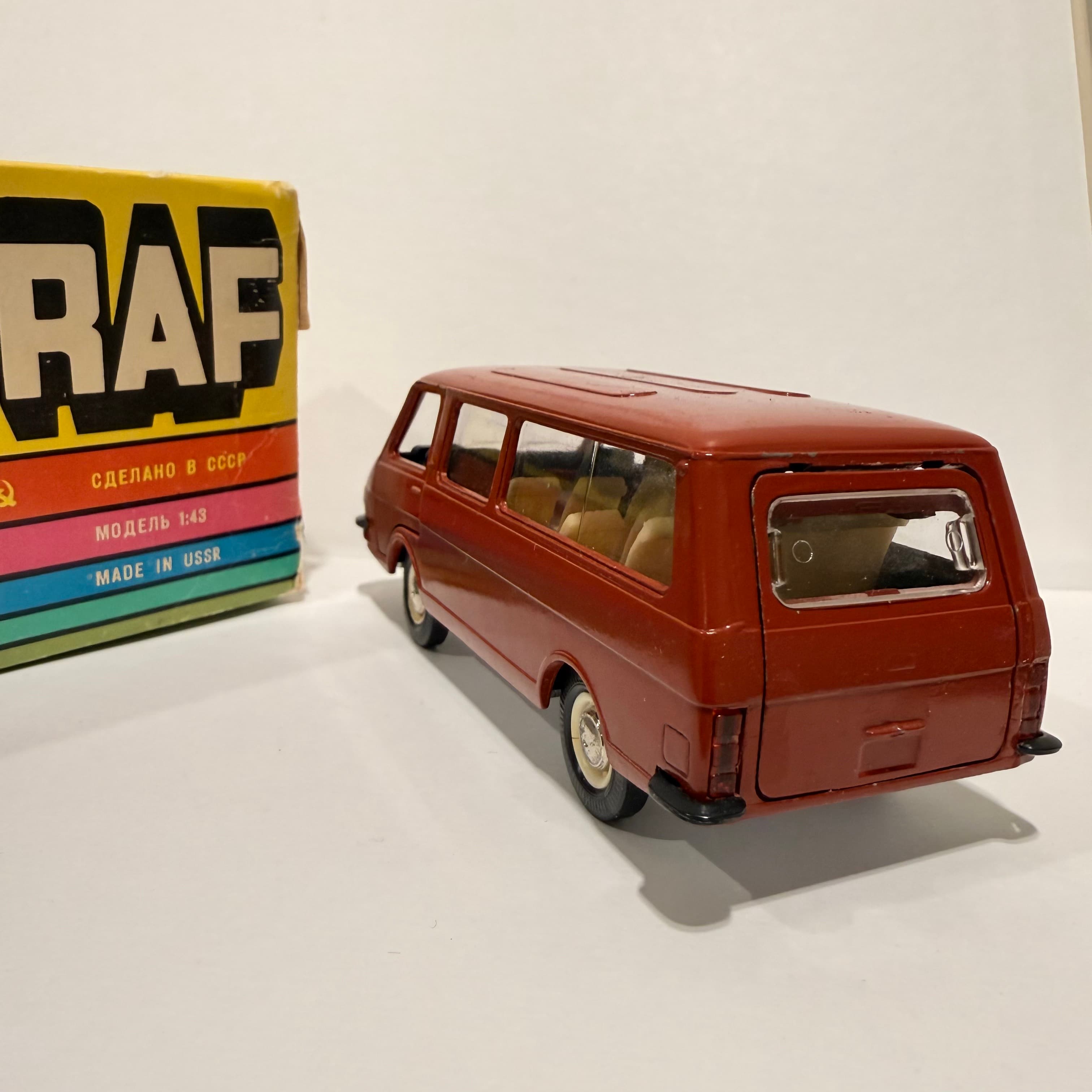 Raf 2203 превью 4