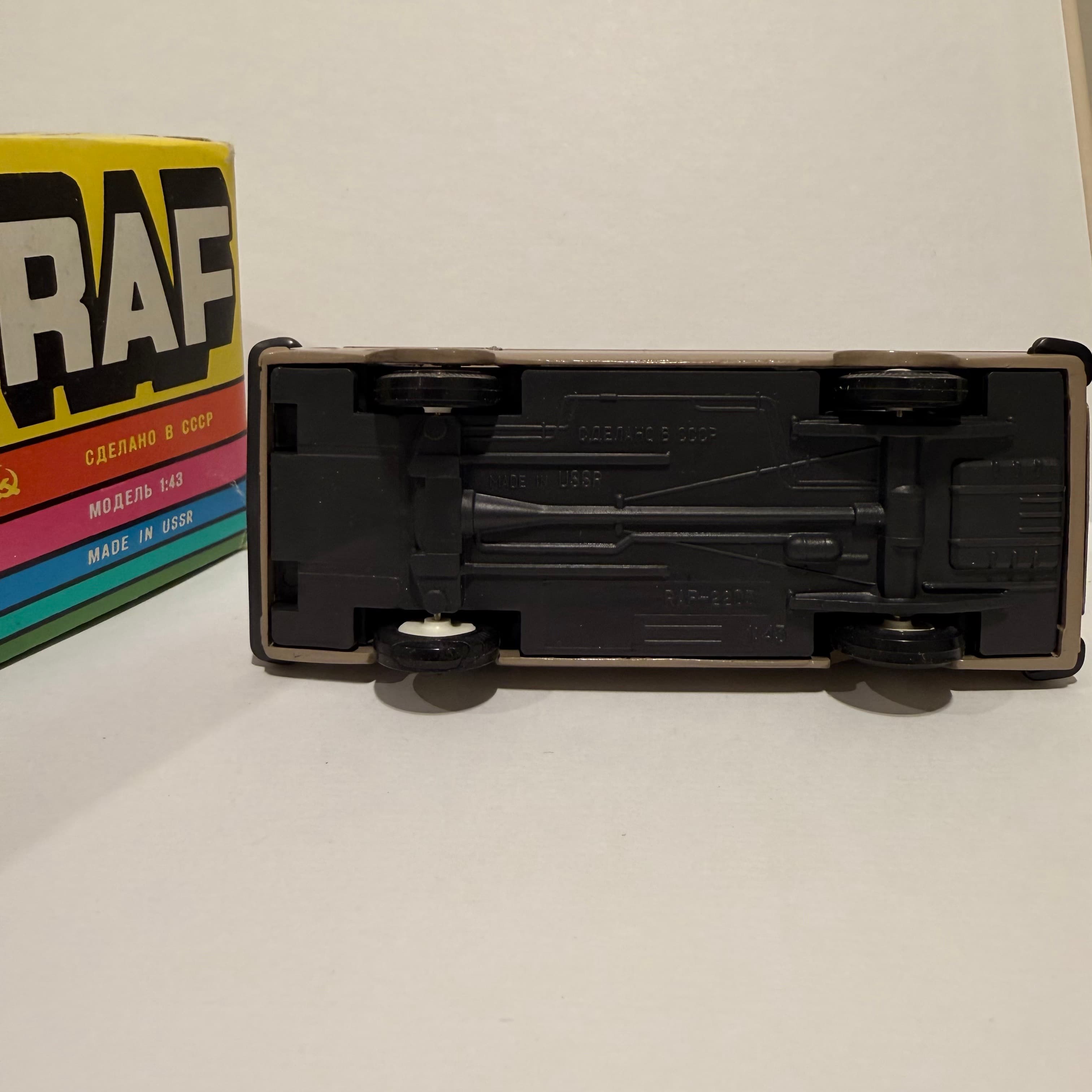 Raf 2203 превью 6