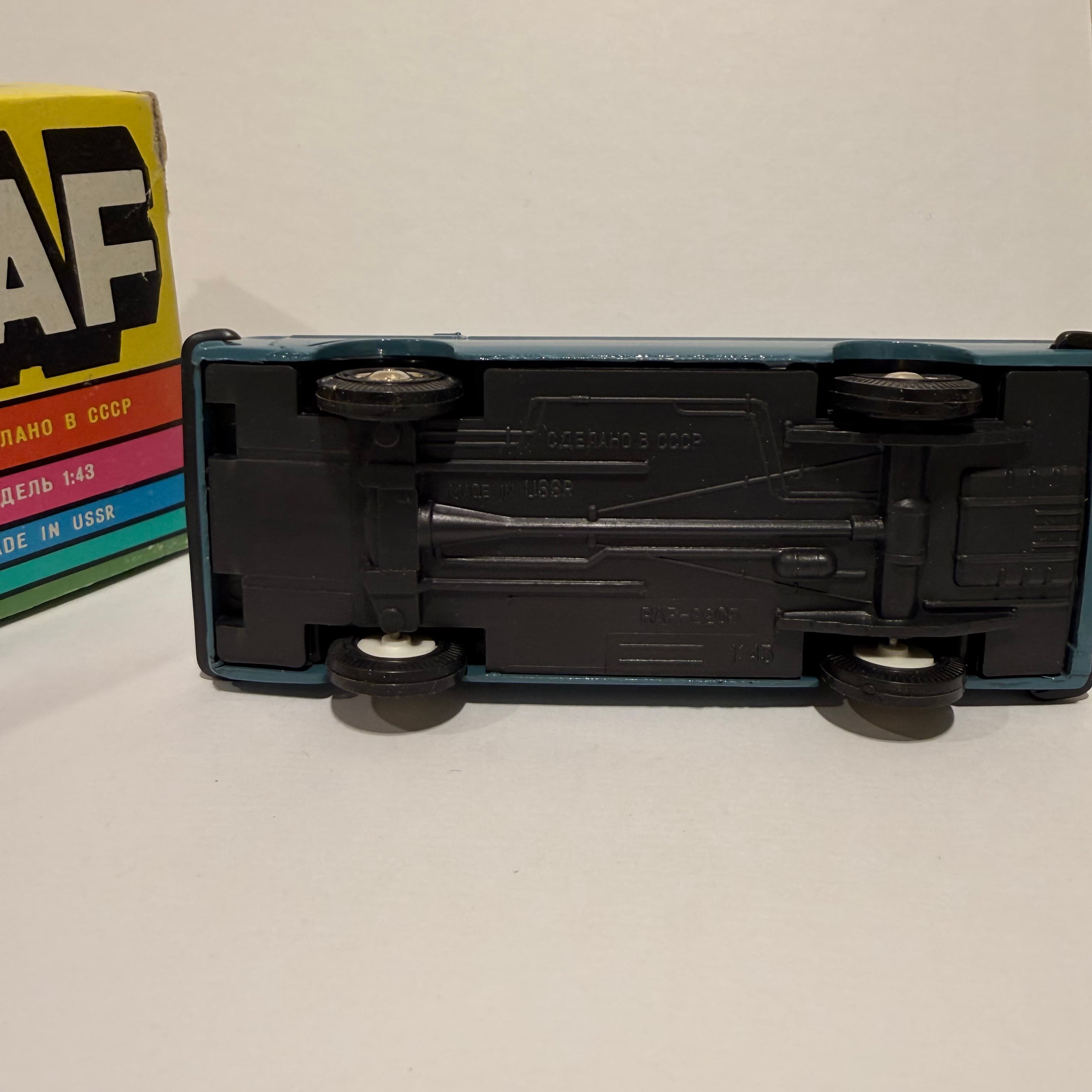 Raf 2203 превью 6