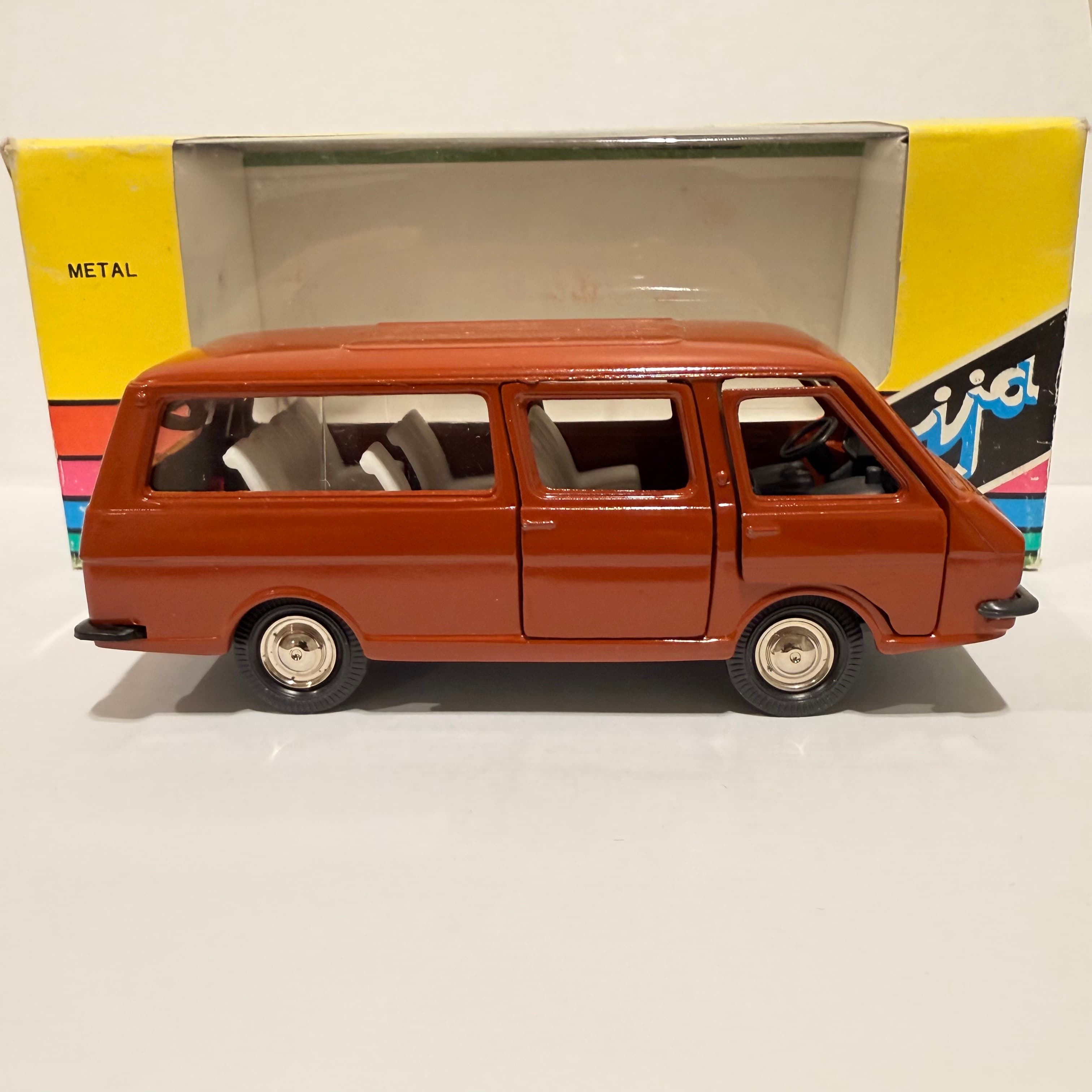 Raf 2203 главное изображение