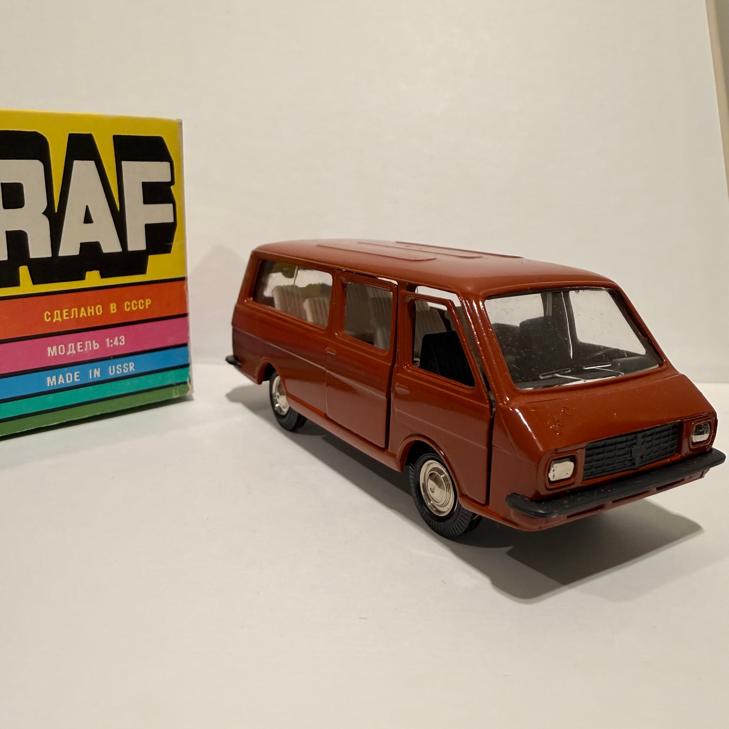 Raf 2203 превью 2