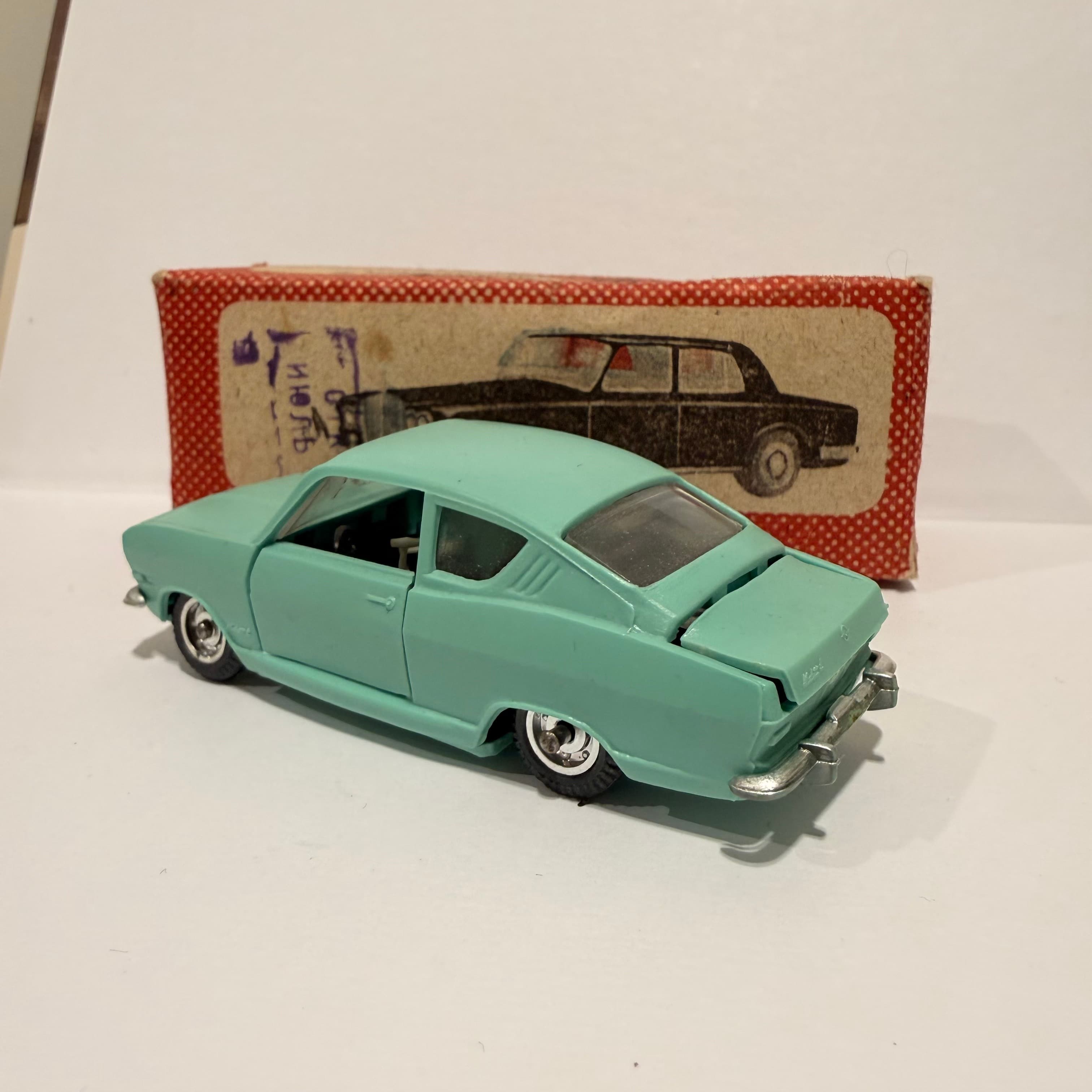 Опель Кадет превью 4