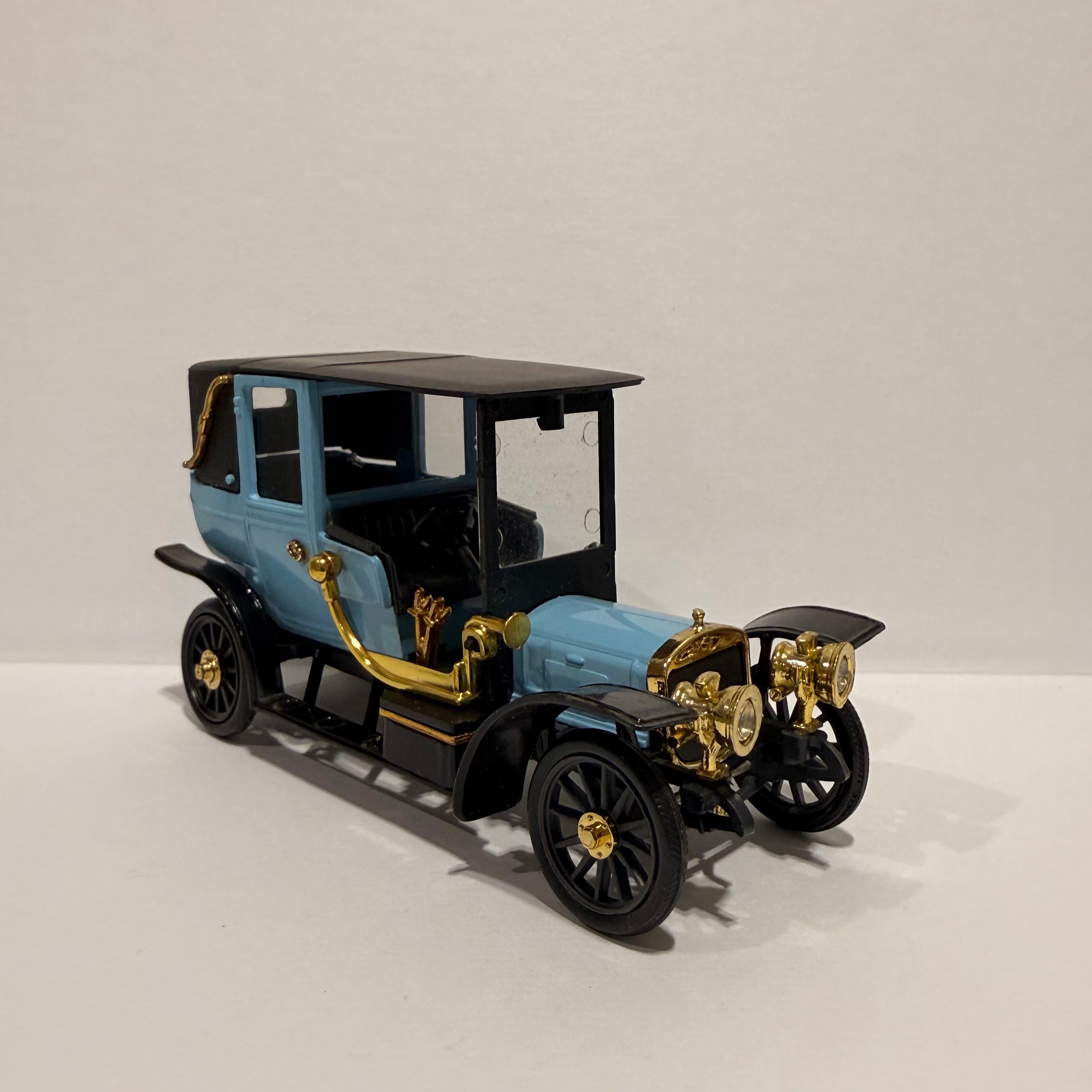 Руссо-балт C24/30 main image